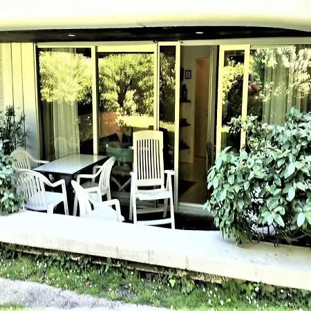 - 4 Couchages Plage Pereire Apartment *